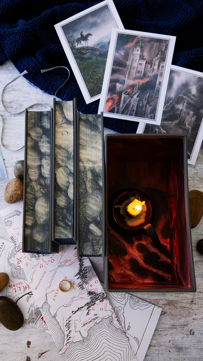 The Lord of the Rings Deluxe Illustrated Box Set: The Fellowship of the Ring / The Two Towers / The Return of the King